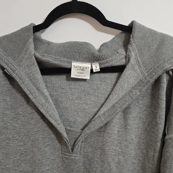 Torrid Size 22 Super Soft Gray V-Neck Women's Sweatshirt - Picture 3 of 6